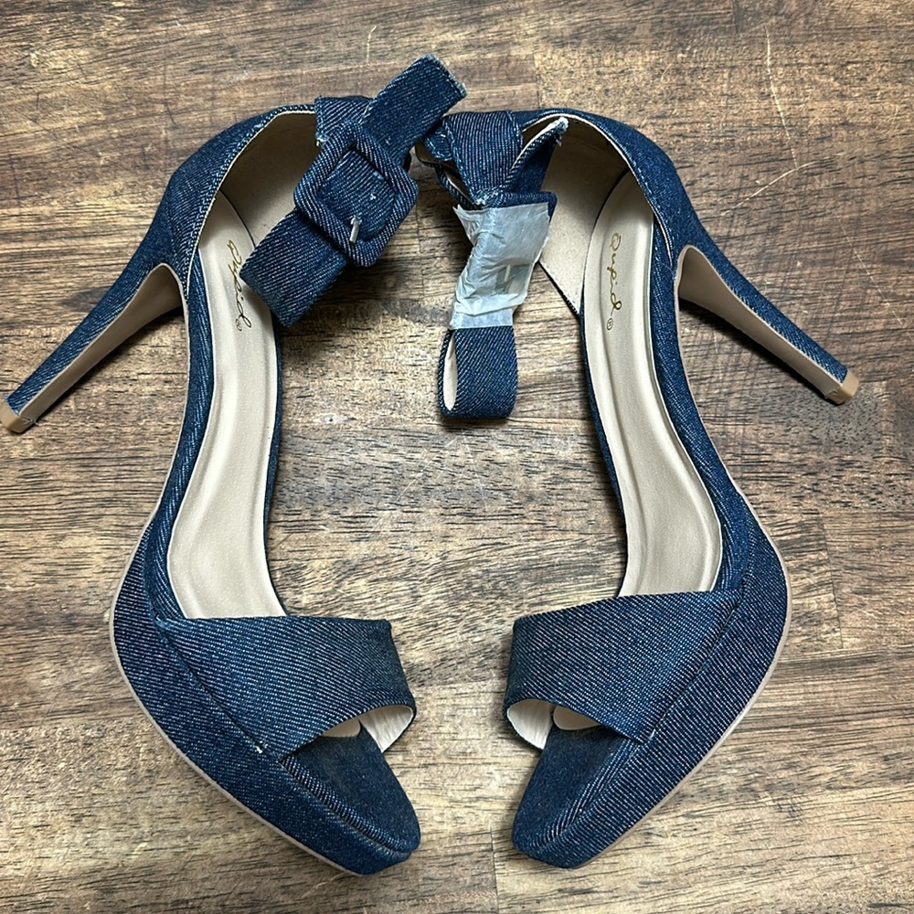 Qupid Women's denim cheel size 8